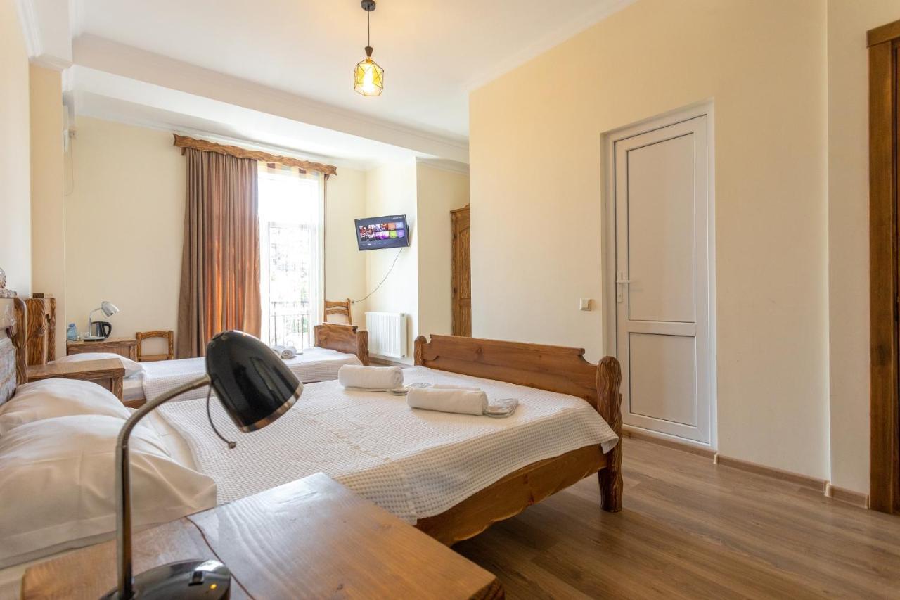 Hotel Phasis Κουτάισι Εξωτερικό φωτογραφία