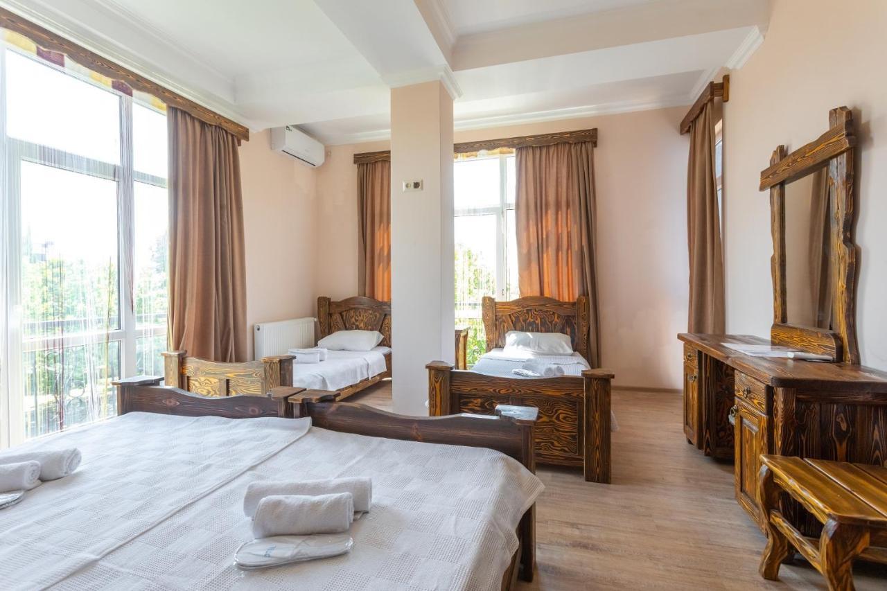 Hotel Phasis Κουτάισι Εξωτερικό φωτογραφία
