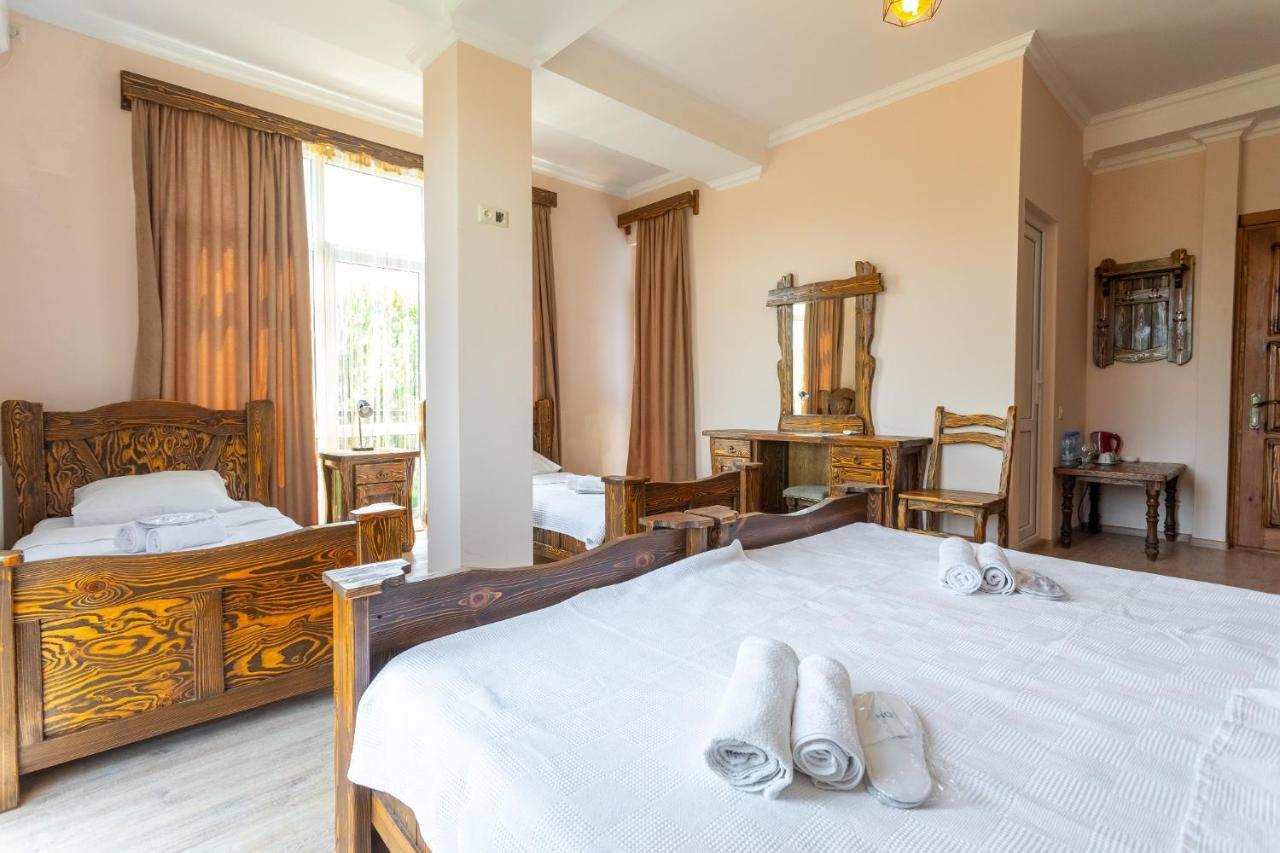 Hotel Phasis Κουτάισι Εξωτερικό φωτογραφία