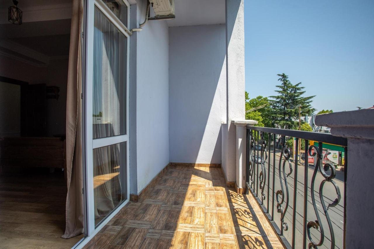 Hotel Phasis Κουτάισι Εξωτερικό φωτογραφία