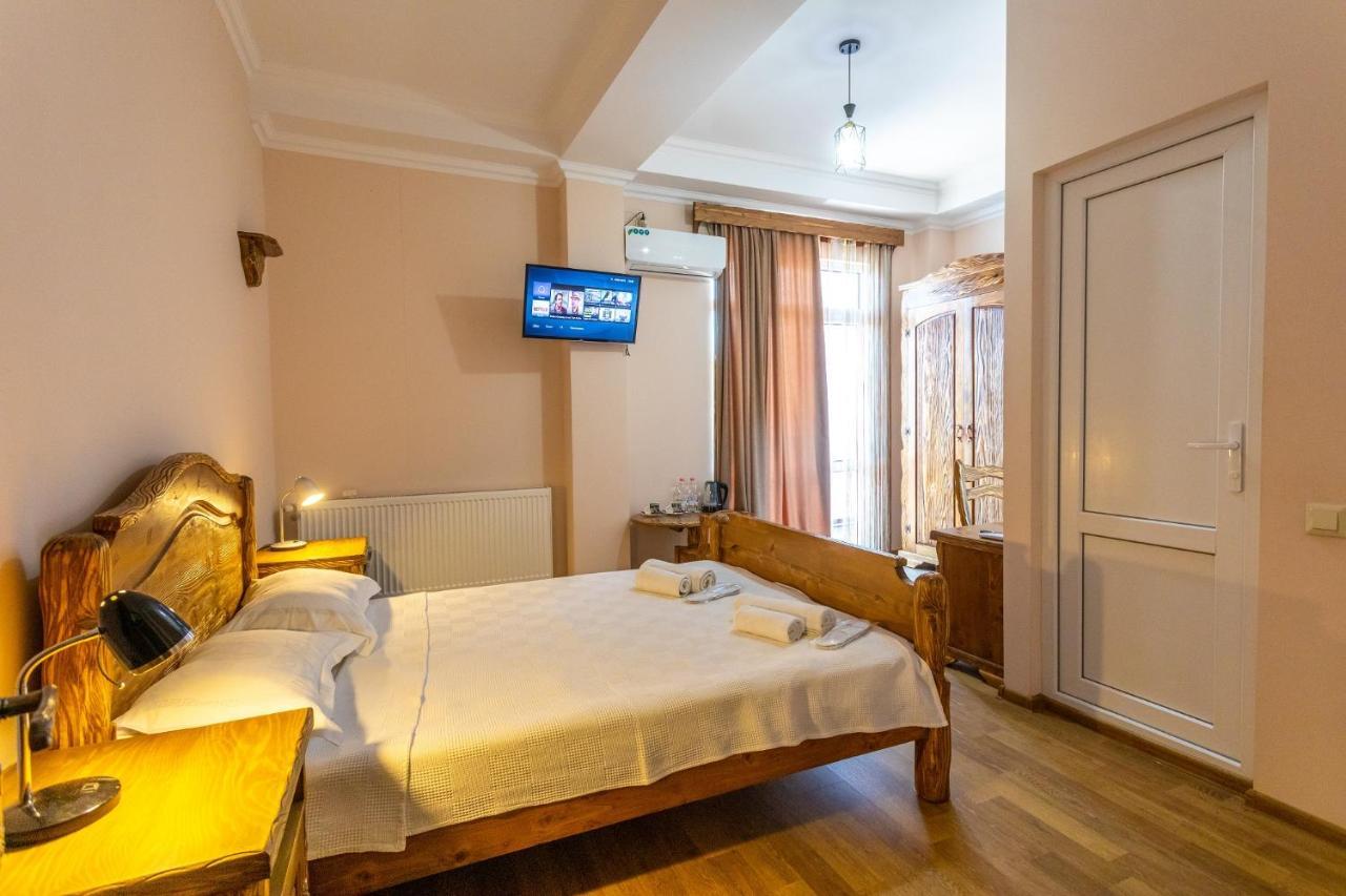 Hotel Phasis Κουτάισι Εξωτερικό φωτογραφία