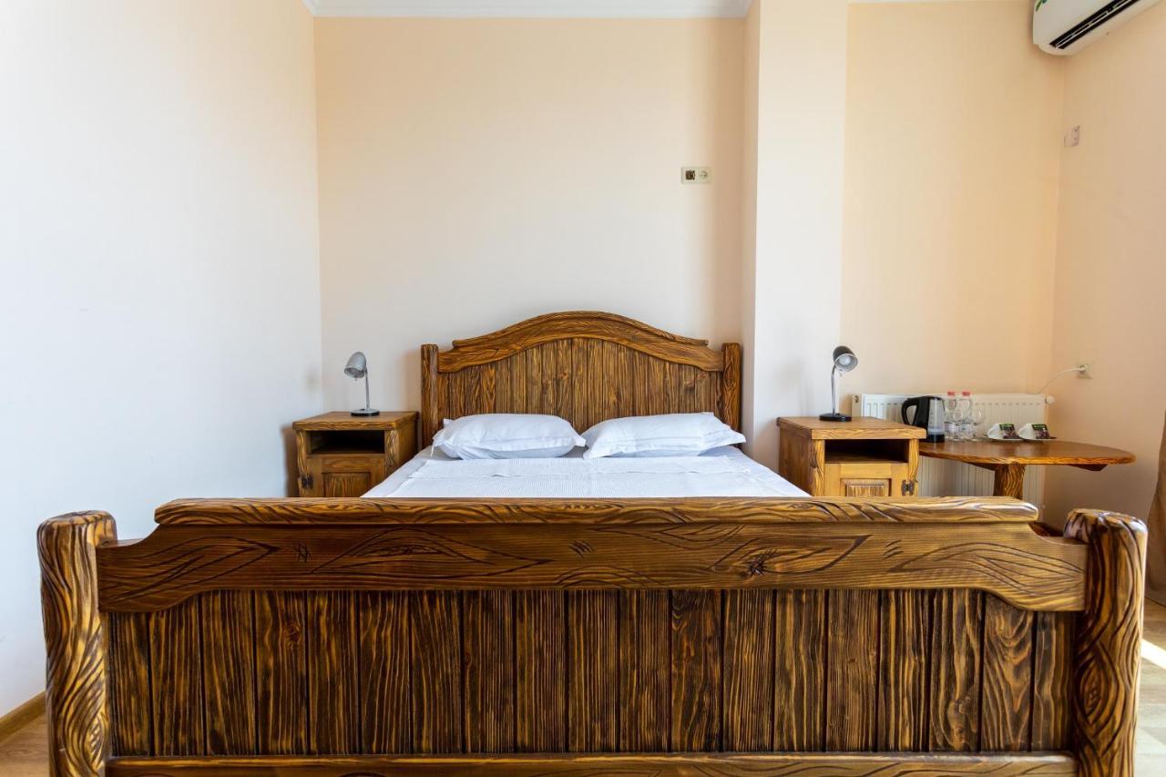 Hotel Phasis Κουτάισι Εξωτερικό φωτογραφία
