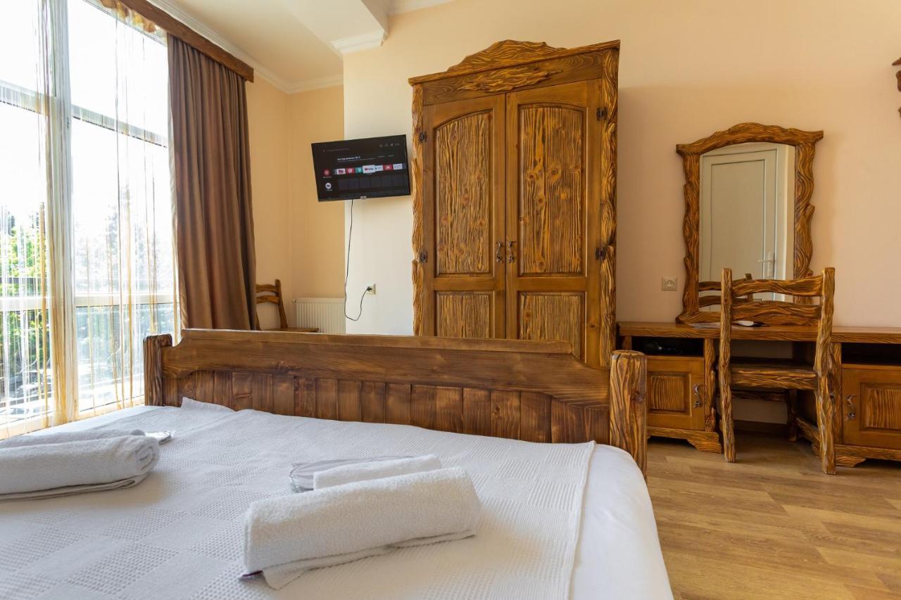 Hotel Phasis Κουτάισι Εξωτερικό φωτογραφία