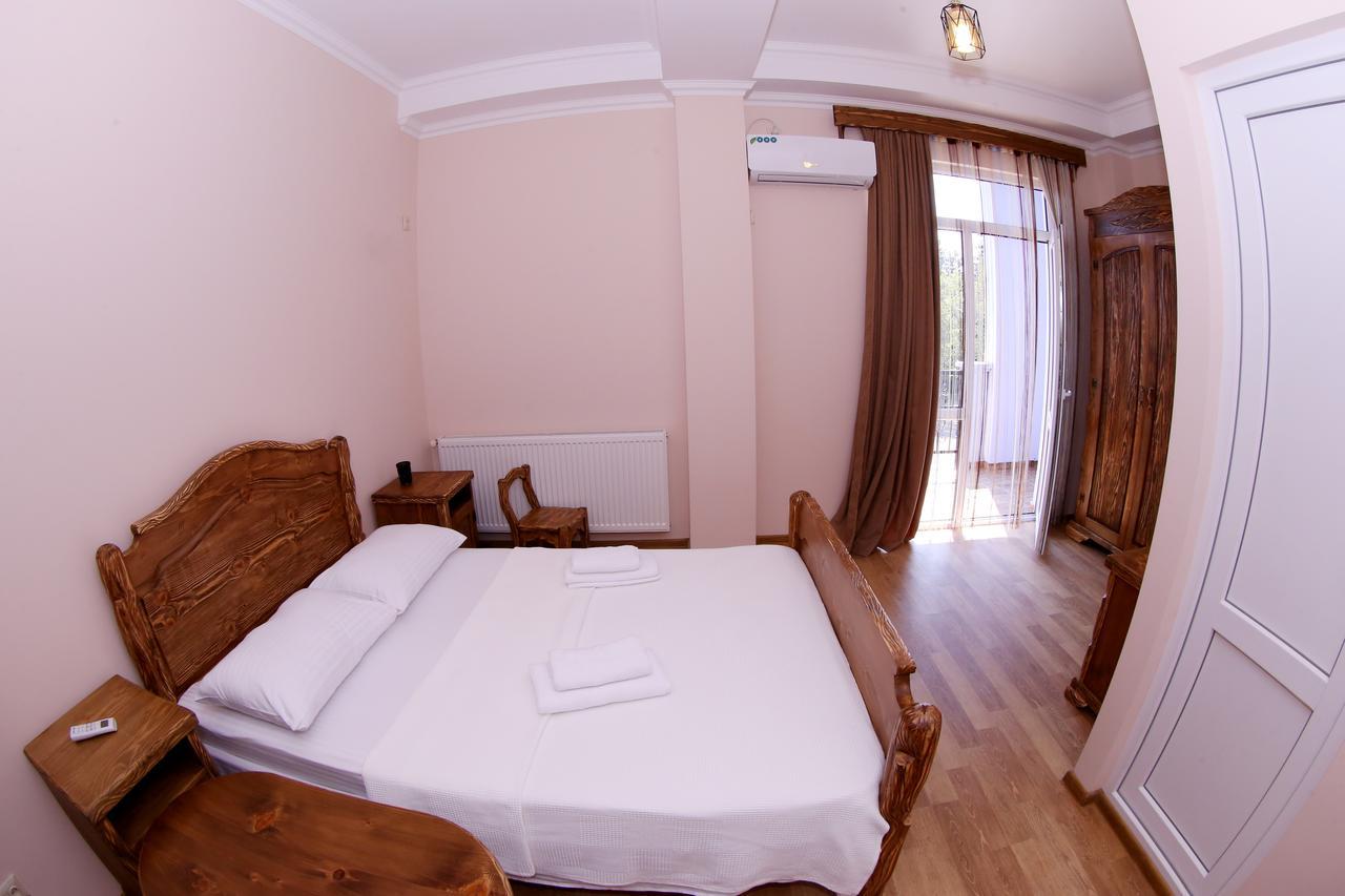 Hotel Phasis Κουτάισι Εξωτερικό φωτογραφία